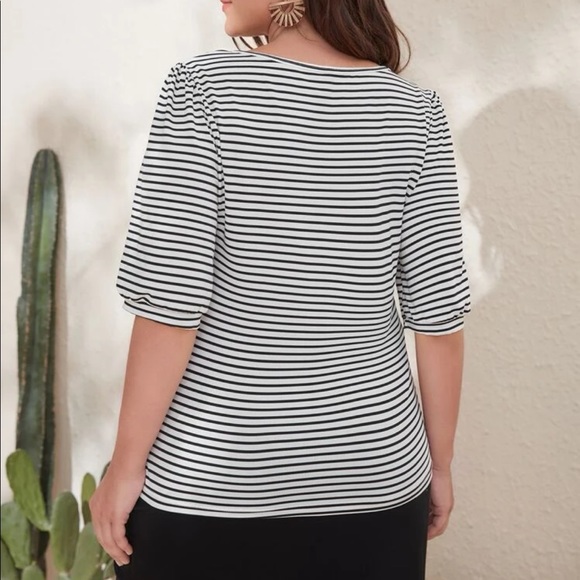 [ Sold ] Striped Sweetheart Neckline Knot Front Top, Size 12/Large - Picture 4 of 5